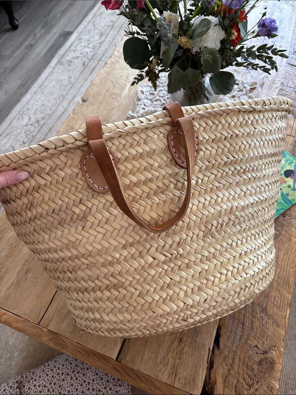 Large Moroccan market Woven Straw Tote Bag with Tan Leather Handles - Picture 2 of 5